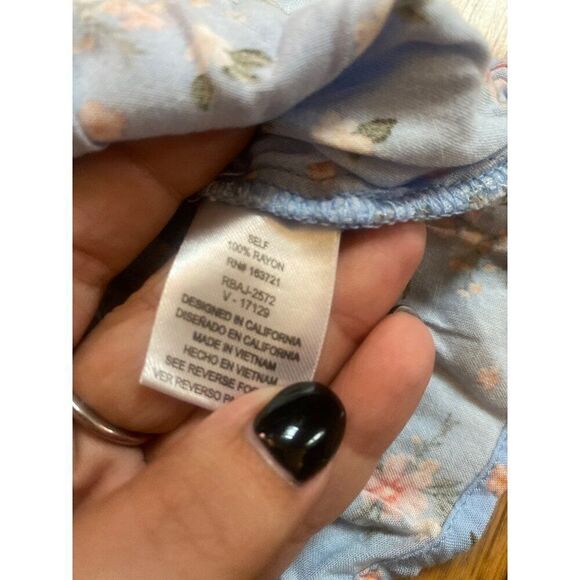 Kingston Grey women's Light Blue Floral Smocked Puff Sleeve cropped Blouse sz M - Picture 5 of 8